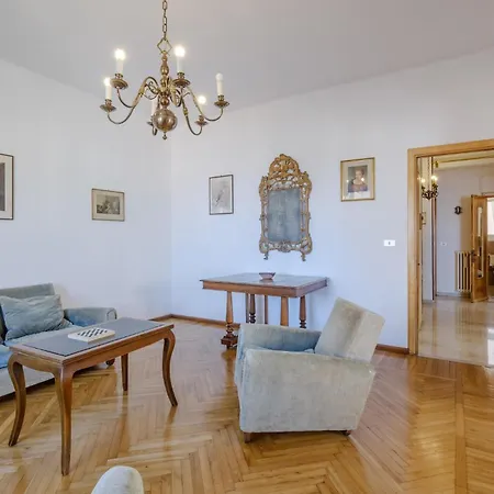 Apartman 4 Bedroom Awesome In *