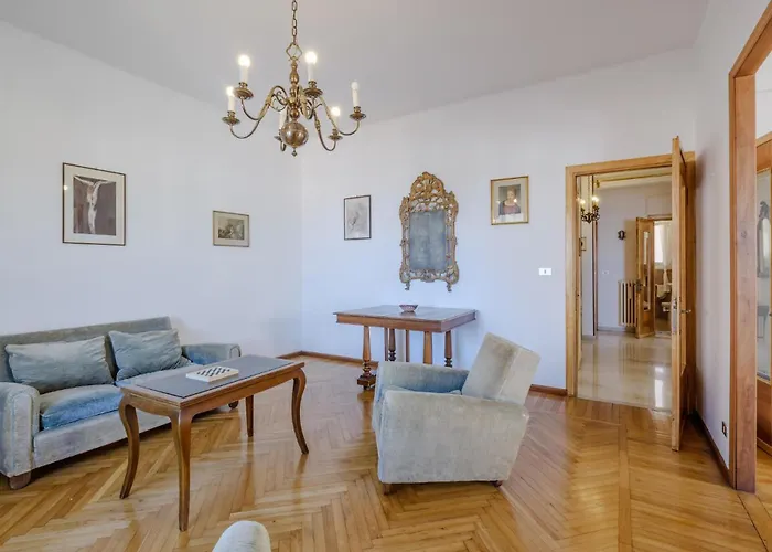 Apartmán 4 Bedroom Awesome In *