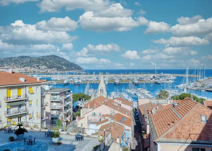 4 Bedroom Awesome In * Imperia