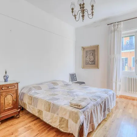 4 Bedroom Awesome In Apartament Imperia