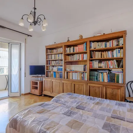 4 Bedroom Awesome In * Imperia