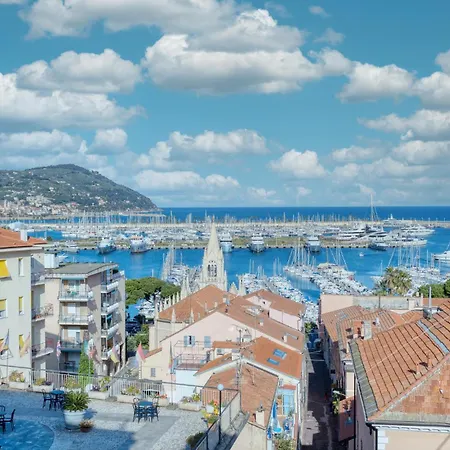 4 Bedroom Awesome In * Imperia