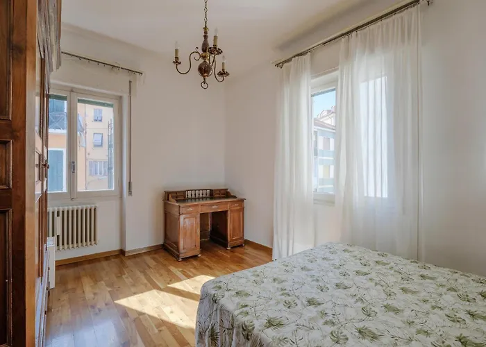 4 Bedroom Awesome In *