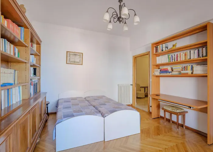 4 Bedroom Awesome In Imperia