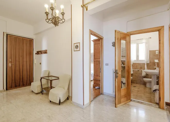 Lejlighed 4 Bedroom Awesome In Imperia